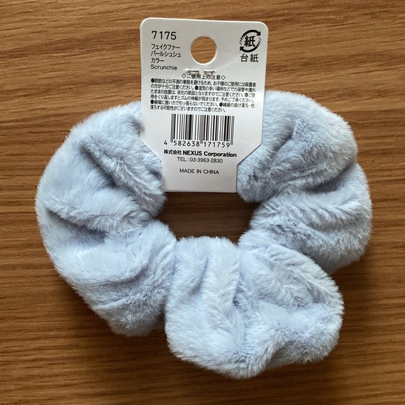 ❤️ La Beaute Soft Pearl Scrunchie Light Purple Blue NWT - Picture 4 of 7